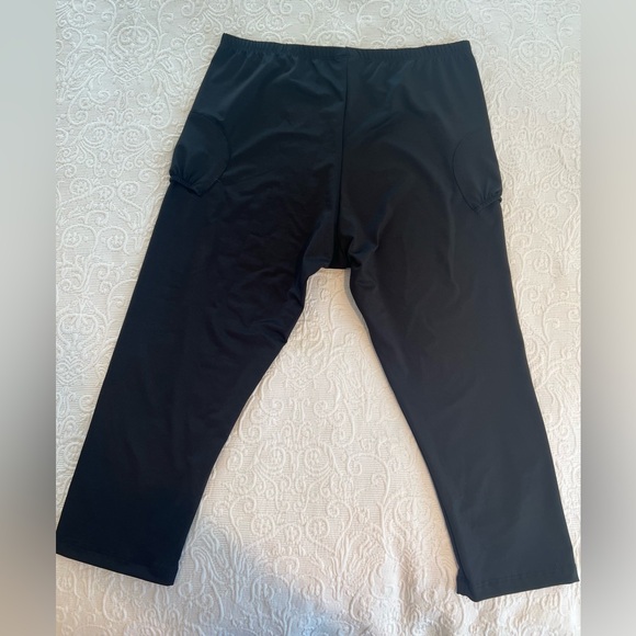 In-Between Capri - Picture 7 of 10